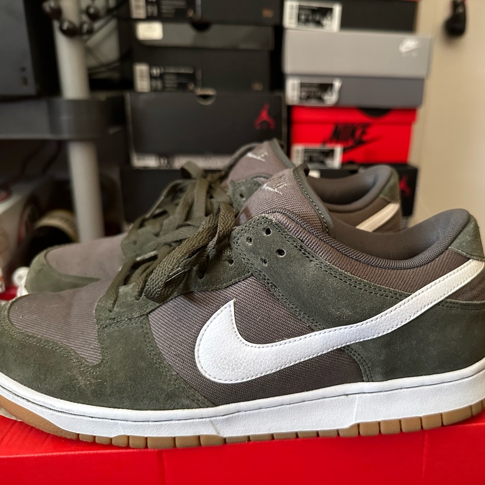 Nike low dunk green canvas white and gum outsole